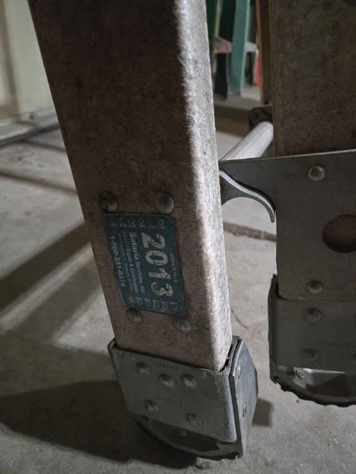 Werner Fiberglass 20 ft Commercial Ladder - photo 2