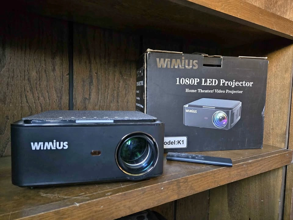 Wimius K1 Projector - 1080P LED, Wifi and Bluetooth