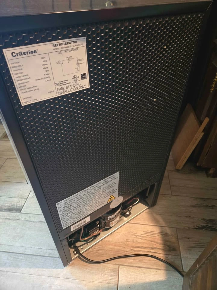 4.4 Cubic Feet Minifridge - photo 4
