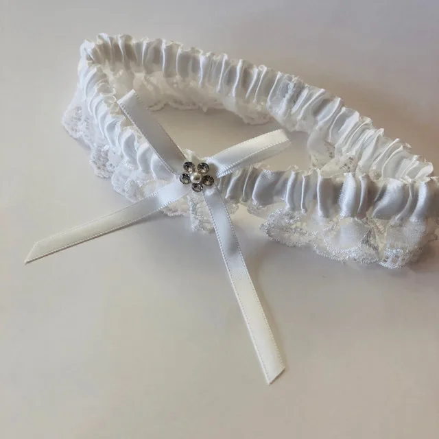 Elegant Ivory Lace Bridal Garter with Bow thumbnail