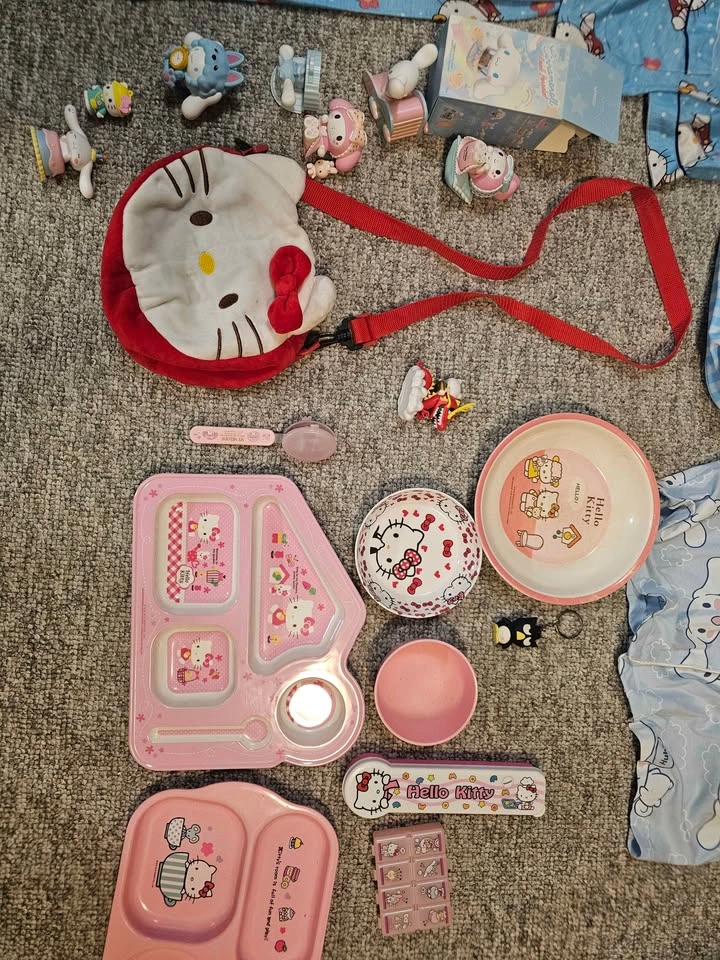Huge Sanrio lot 50$ OBO - photo 2