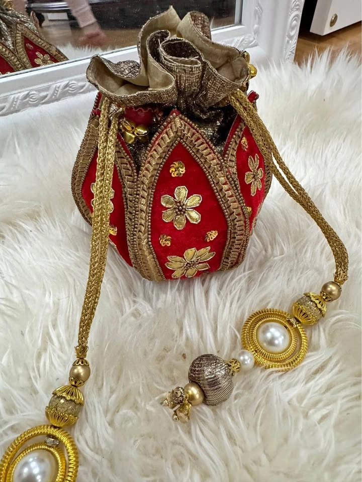 Red velvet guthi style bag