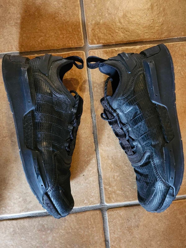 Adidas Athletic shoes Size 10 - photo 2