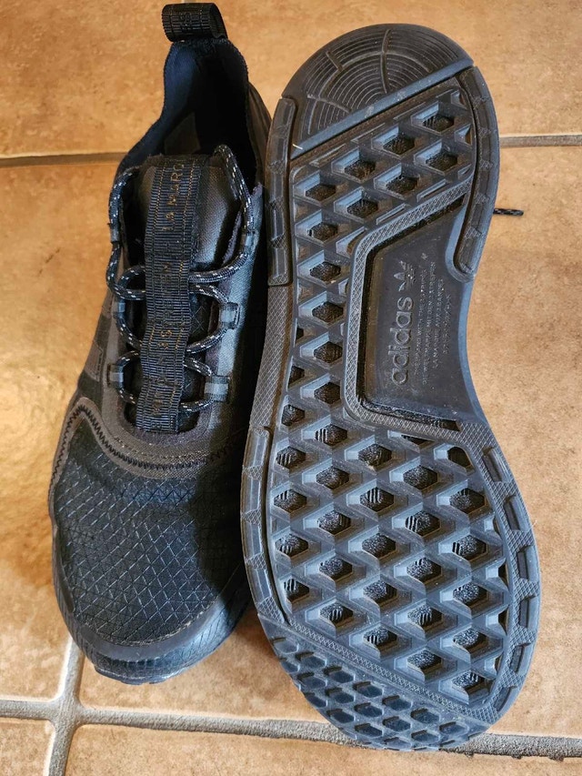 Adidas Athletic shoes Size 10 - photo 5