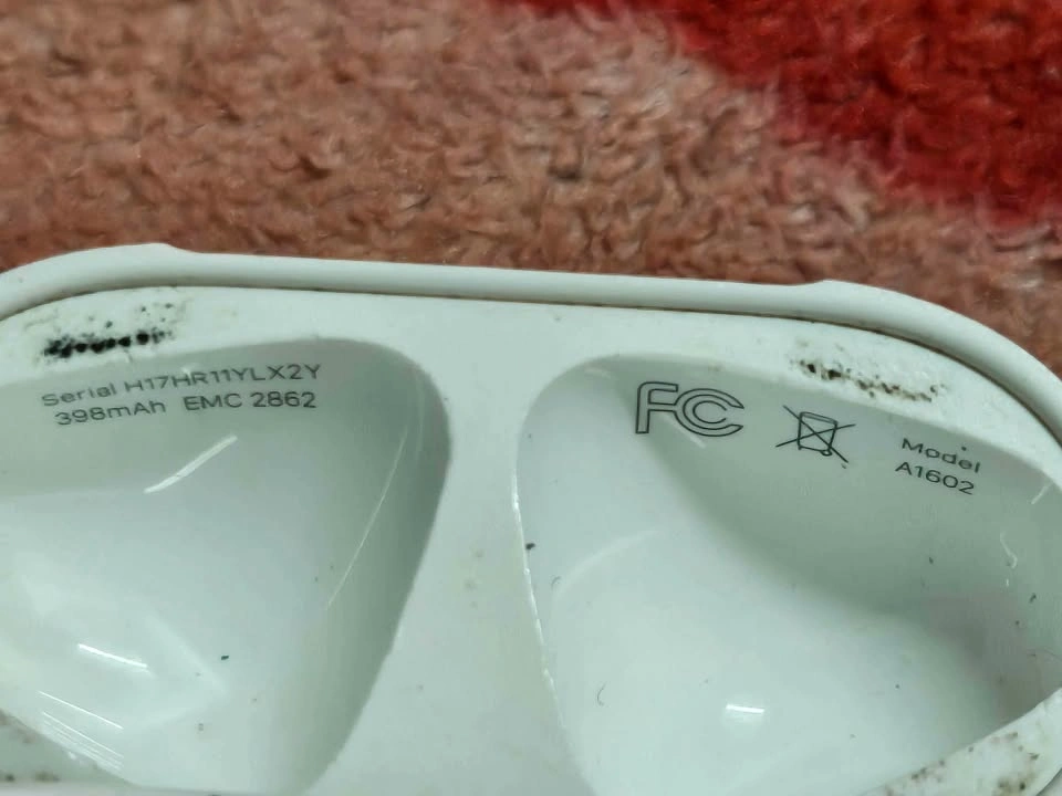 1st Gen AirPods Lightning Charging Case - King George Pickup - photo 4