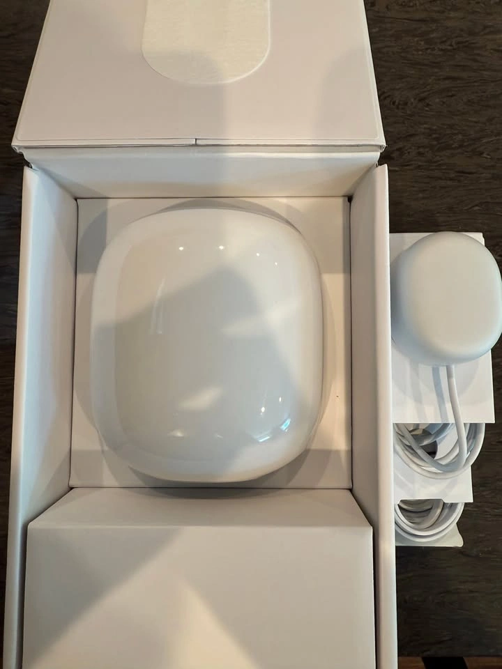 Google Nest WiFi Pro - Wi-Fi 6E Mesh Router Snow - photo 3