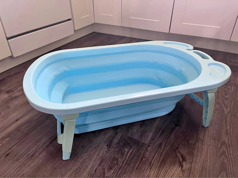 Collapsible kid bath tub