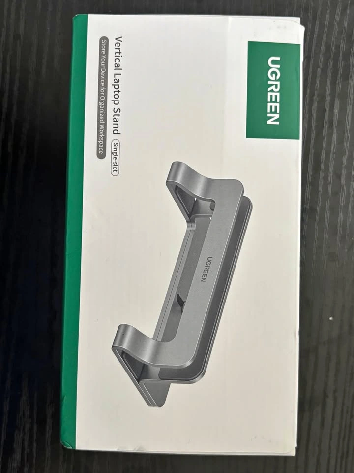 UGREEN Adjustable Vertical Laptop Stand Single-slot