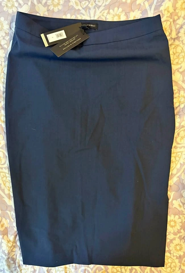 Banana Republic Navy Pencil Skirt Size 4 New With Tags