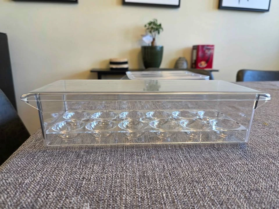 Clear plastic egg holder - photo 2