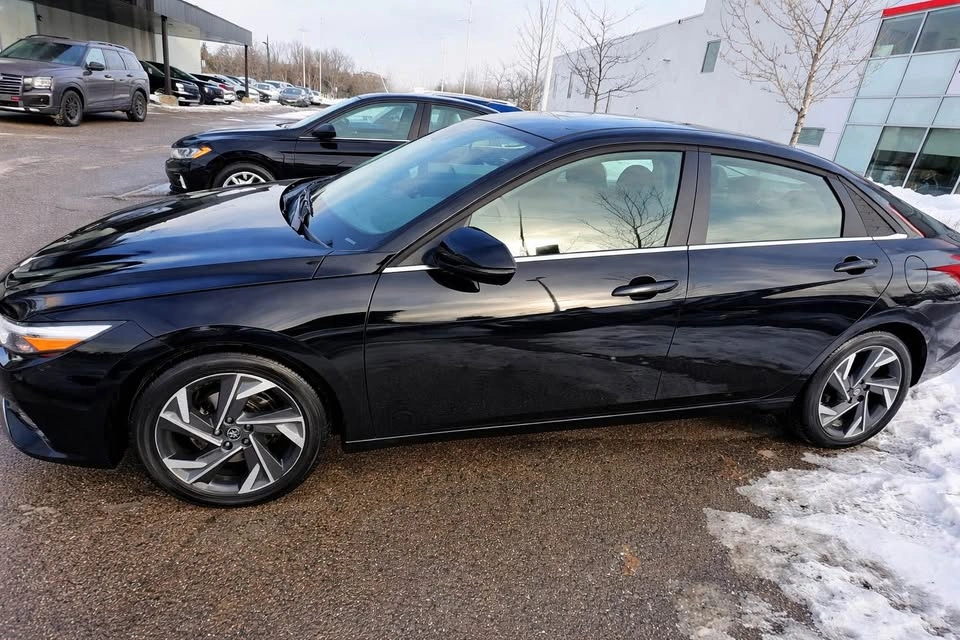 Lease Takeover – 2025 Hyundai Elantra Luxury - photo 2