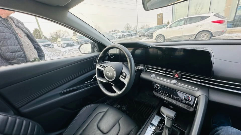 Lease Takeover – 2025 Hyundai Elantra Luxury - photo 3