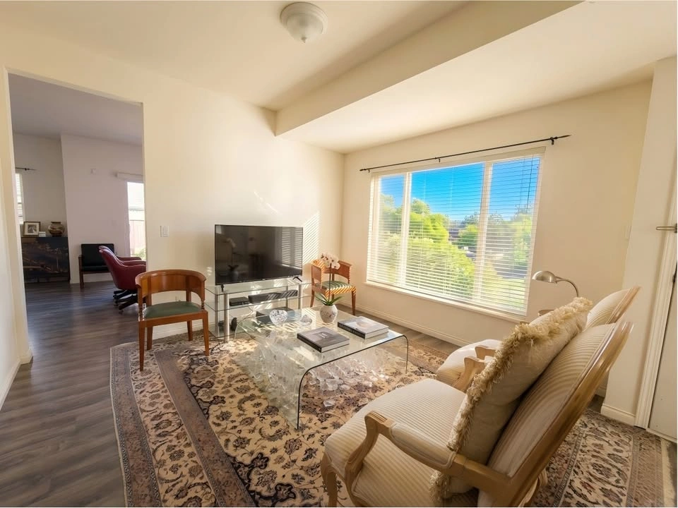 3 Beds 3 Baths Townhouse - photo 2