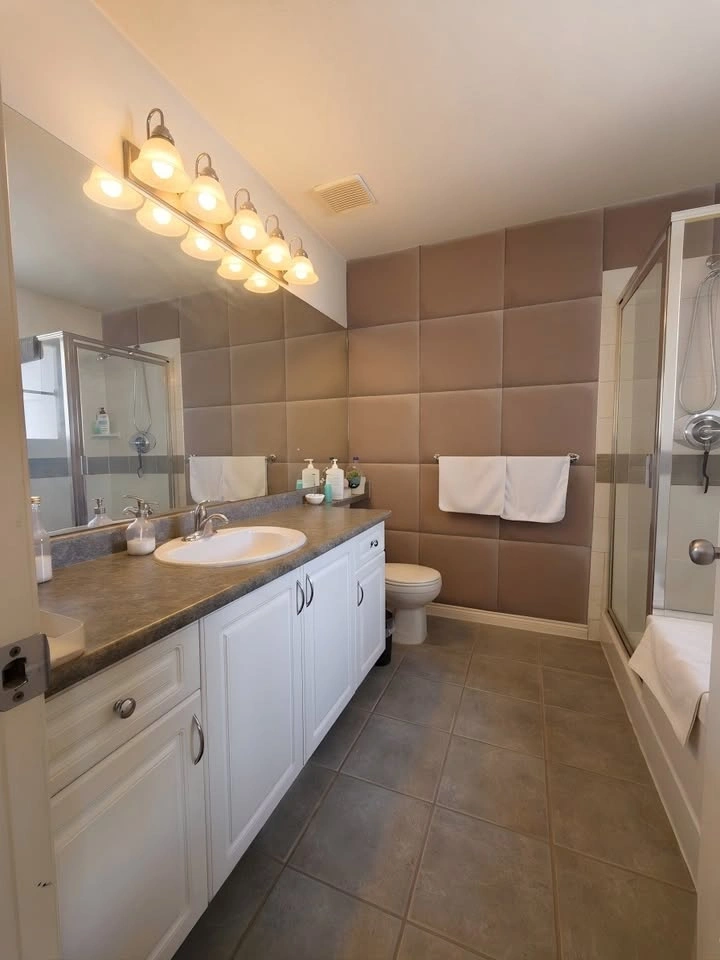 3 Beds 3 Baths Townhouse - photo 4