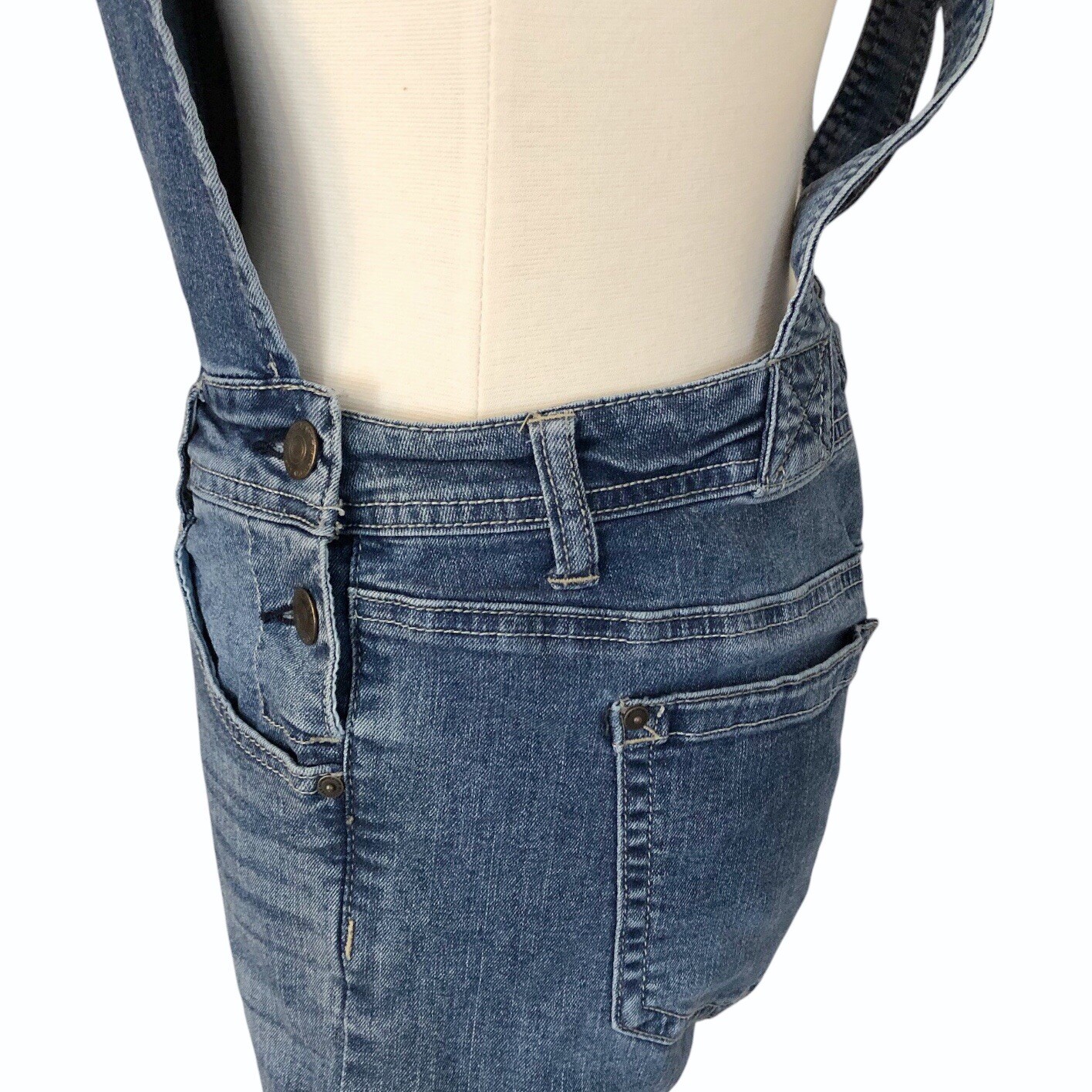 LAST CHANCE! WallFlower Womens Shortalls Blue Denim •Size Medium - photo 4