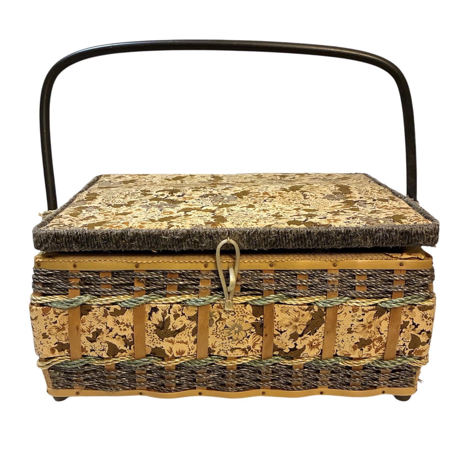 Vintage Sewing Kit Basket with Supplies - photo 2