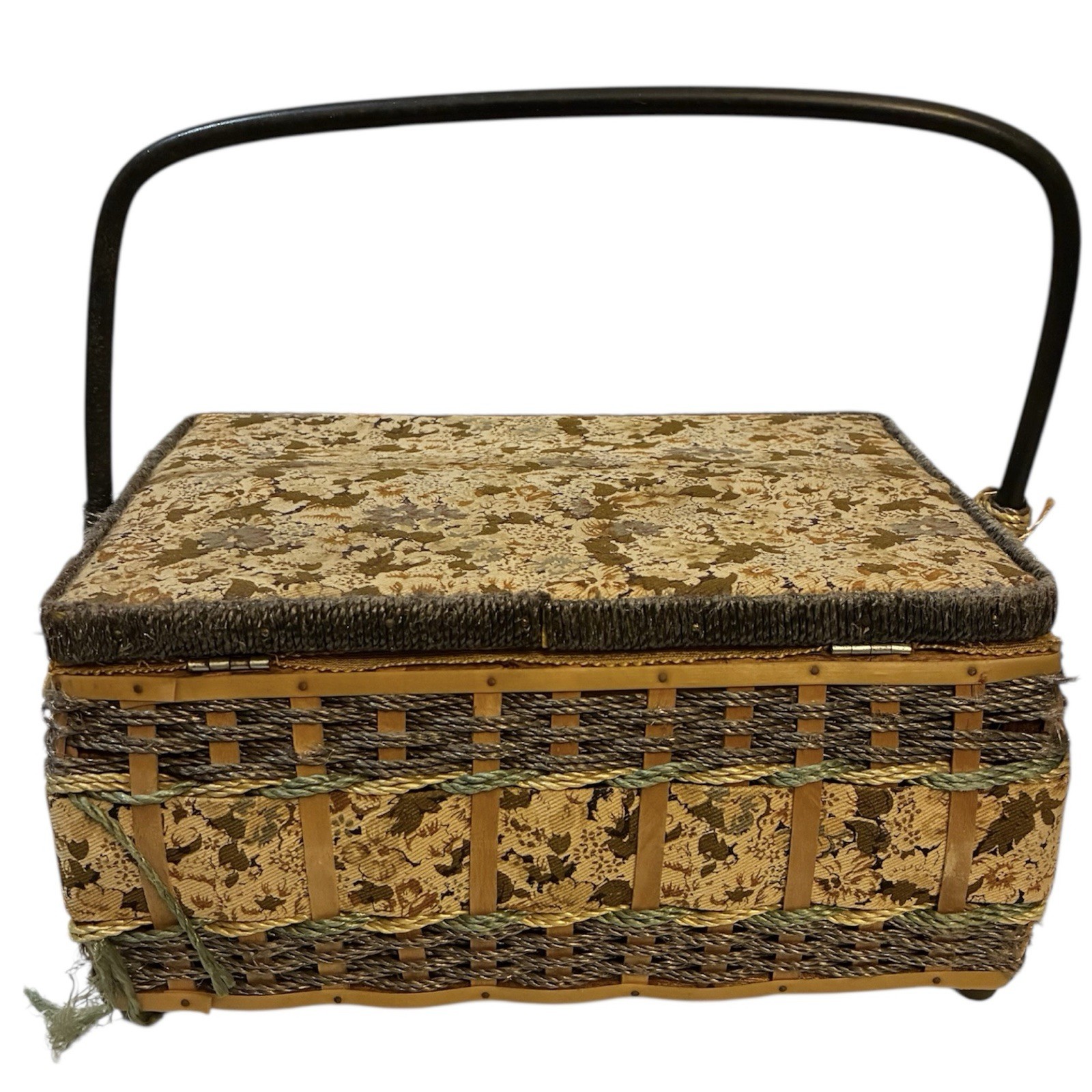 Vintage Sewing Kit Basket with Supplies - photo 5