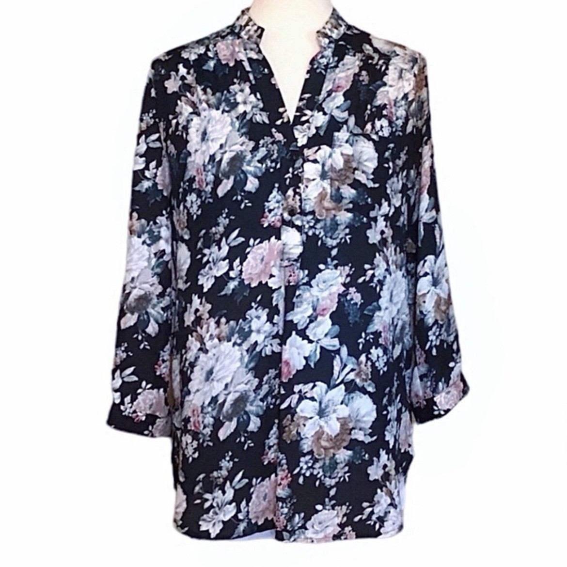 Fun 2 Fun Black Floral V-neck Tunic Top - Size M - photo 2