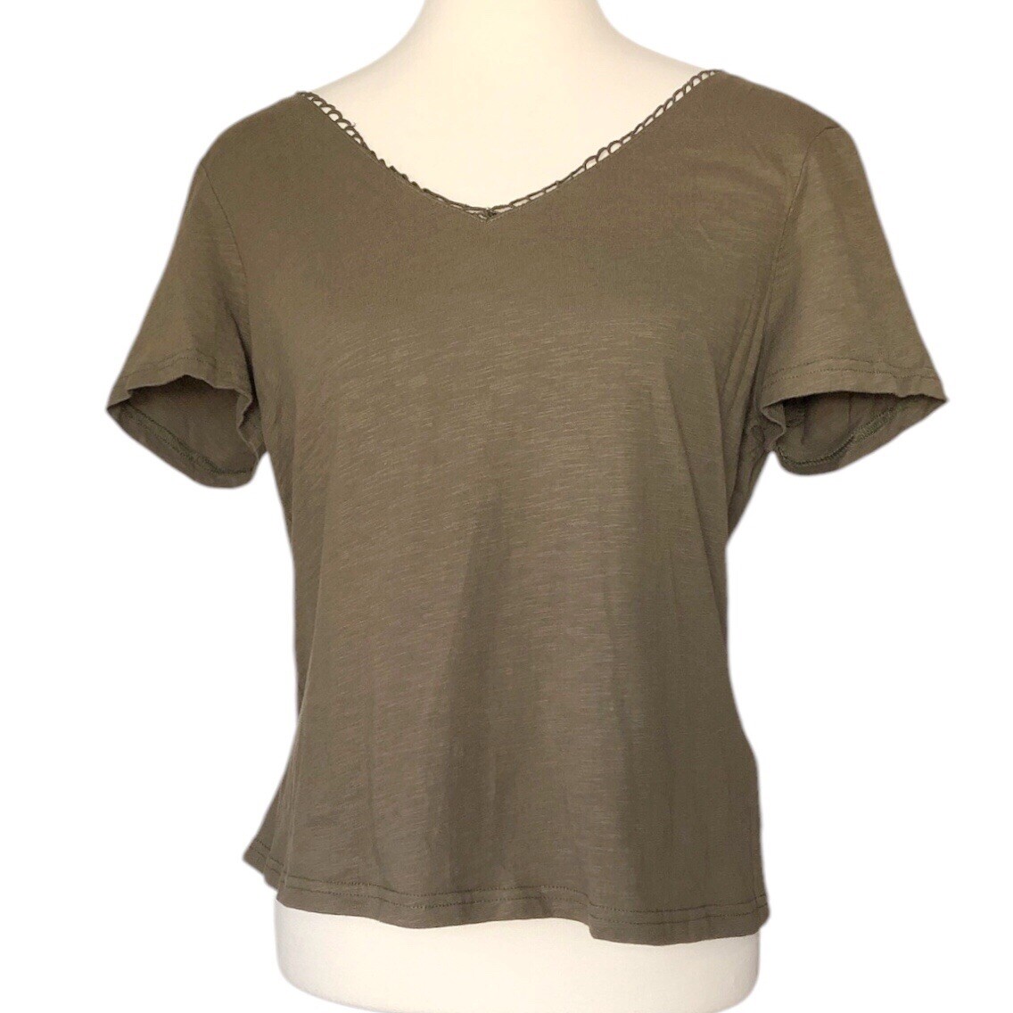 LAST CHANCE! Lune Solid Button Back Short Sleeve Tee - Size Medi - photo 2