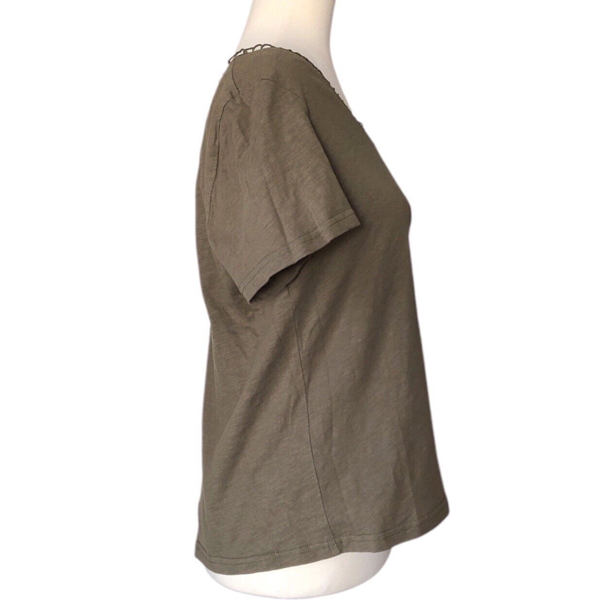 LAST CHANCE! Lune Solid Button Back Short Sleeve Tee - Size Medi - photo 3