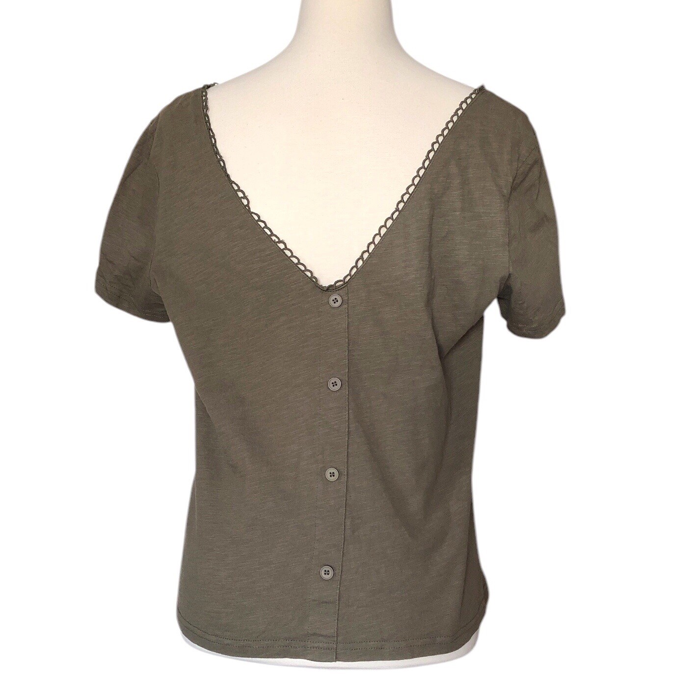 LAST CHANCE! Lune Solid Button Back Short Sleeve Tee - Size Medi - photo 4