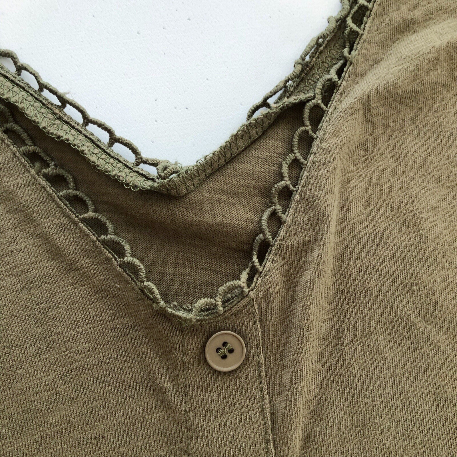 LAST CHANCE! Lune Solid Button Back Short Sleeve Tee - Size Medi - photo 5