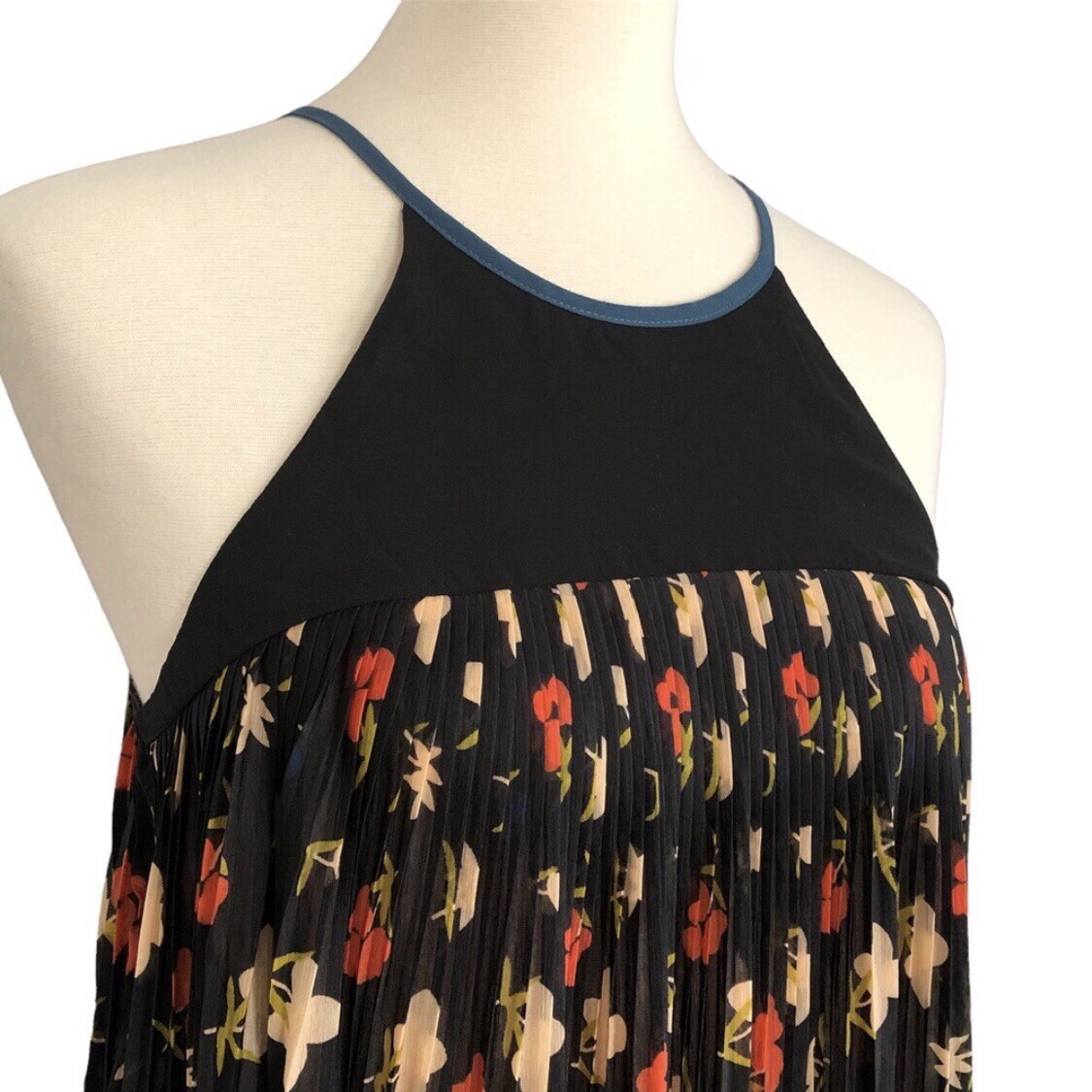 Cooperative Black and Floral Pleated Swing Racerback Top Size Me - photo 3