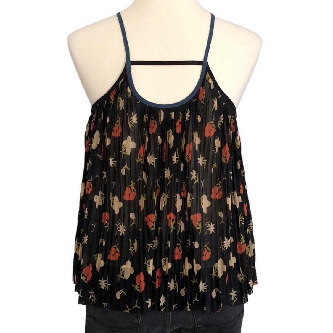 Cooperative Black and Floral Pleated Swing Racerback Top Size Me - photo 4