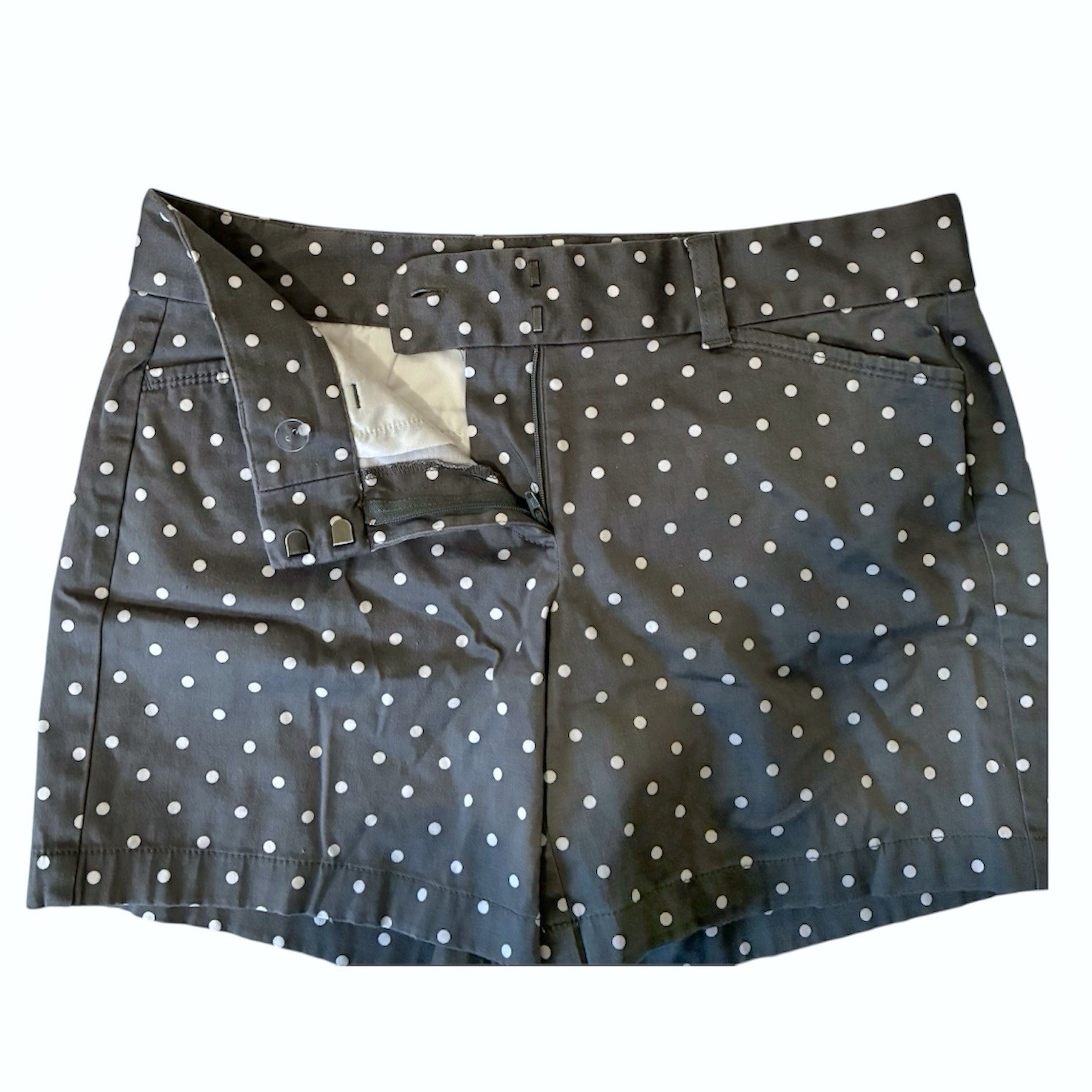 Ann Taylor Gray and White Polka-Dot Shorts - Size 6 - photo 4
