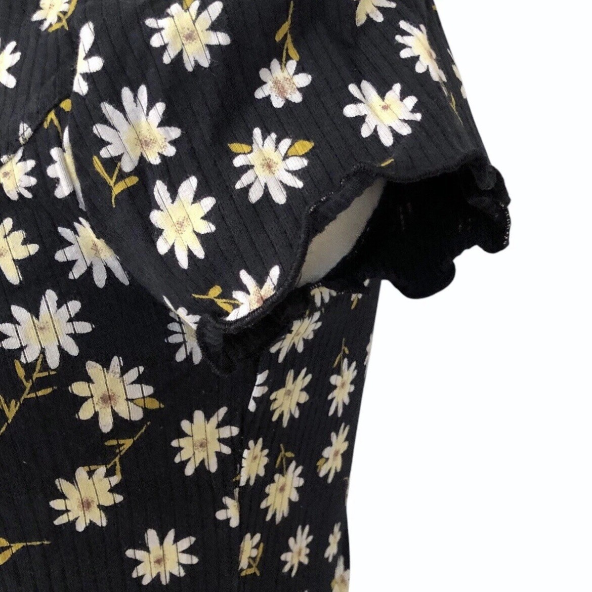 SO® Short Sleeve Scoopneck Baby Tee Black with Flowers - photo 4