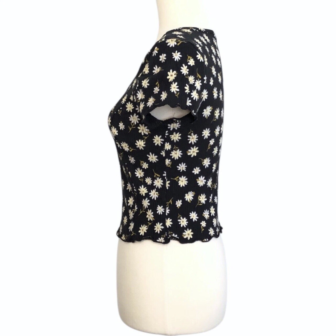 SO® Short Sleeve Scoopneck Baby Tee Black with Flowers - photo 5