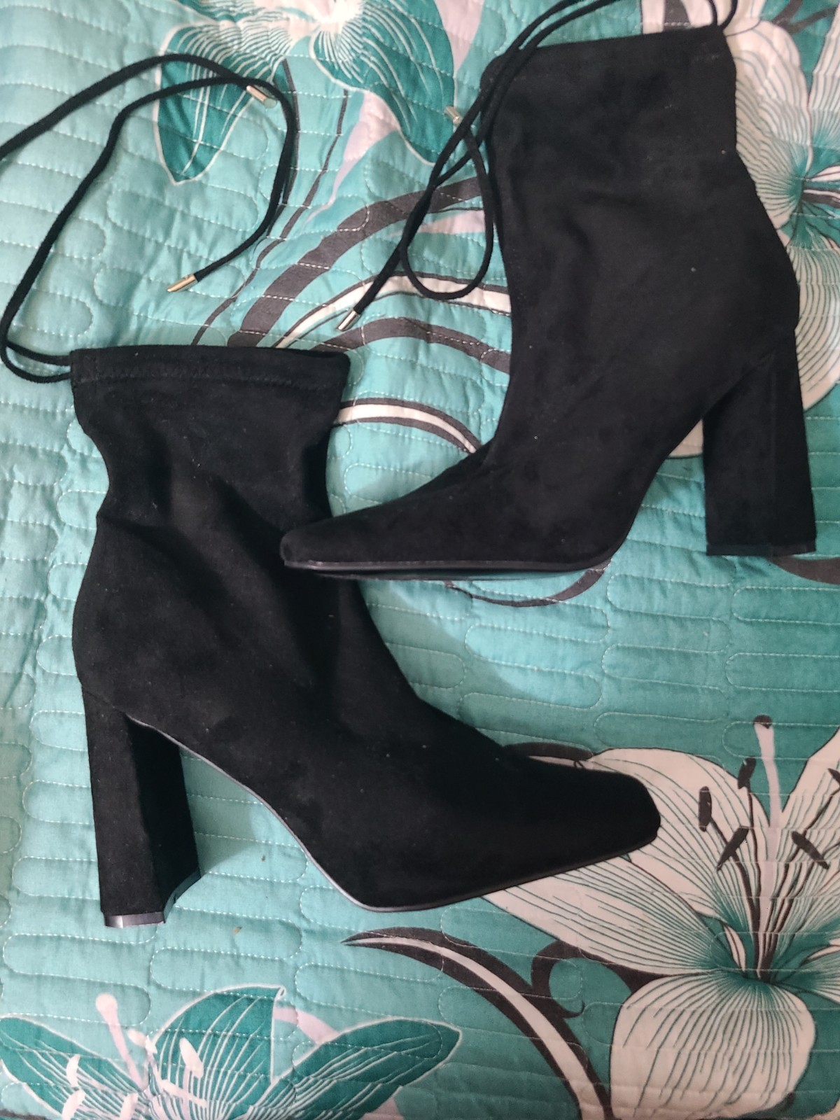 Cape Robbin Black Suede Booties Women's Size 9 New No Box