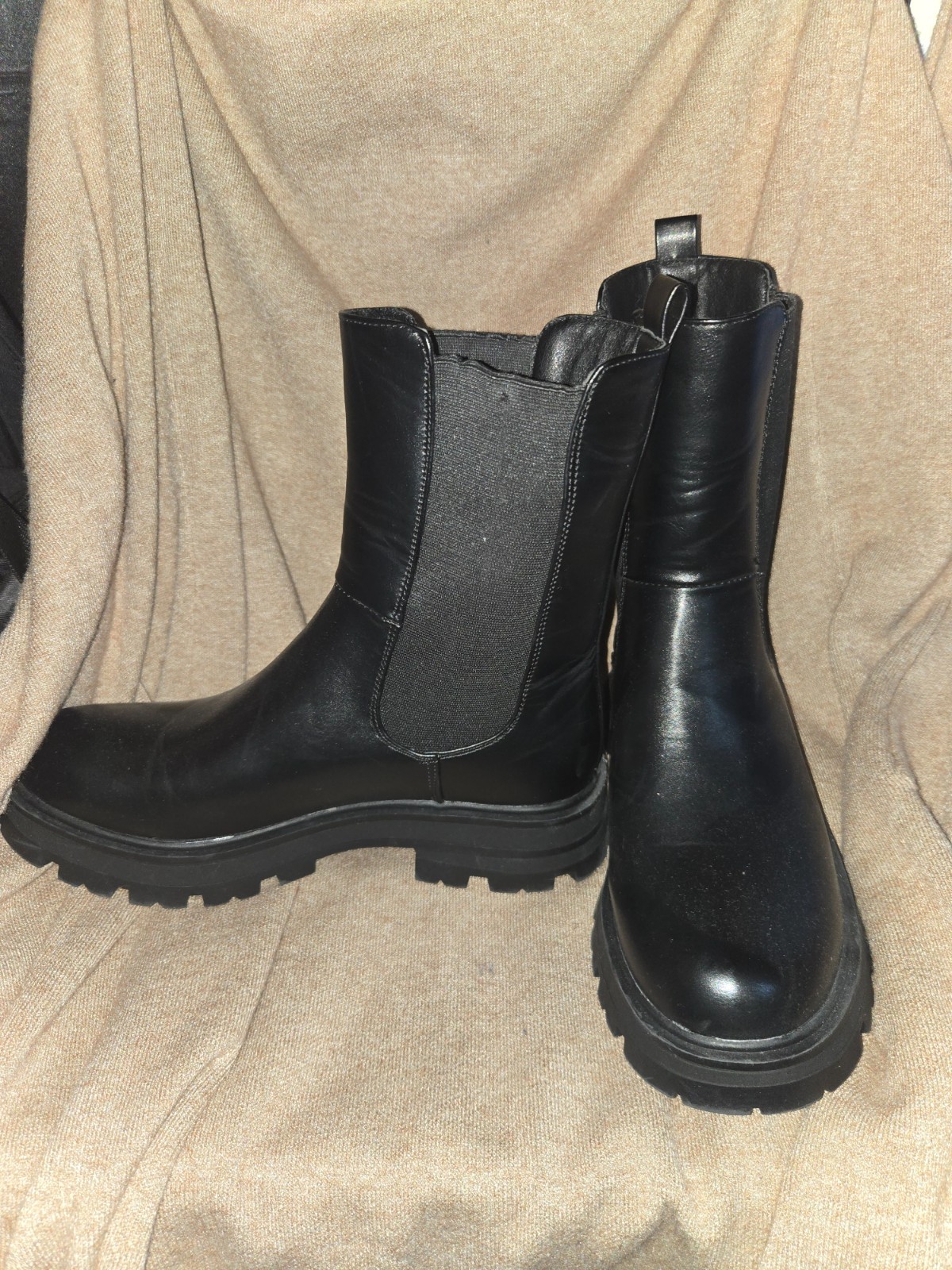 Women's Black Chelsea Boots Size 8 - Brand New - photo 4