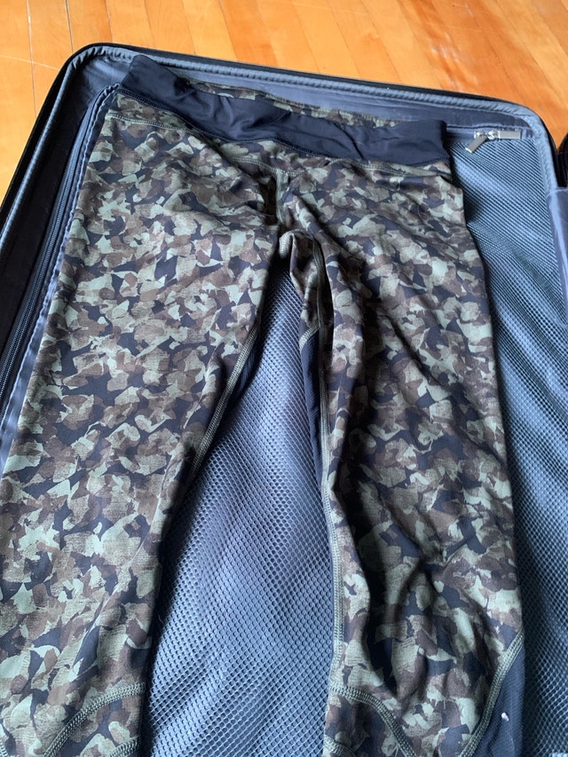 Lulu capris size 6