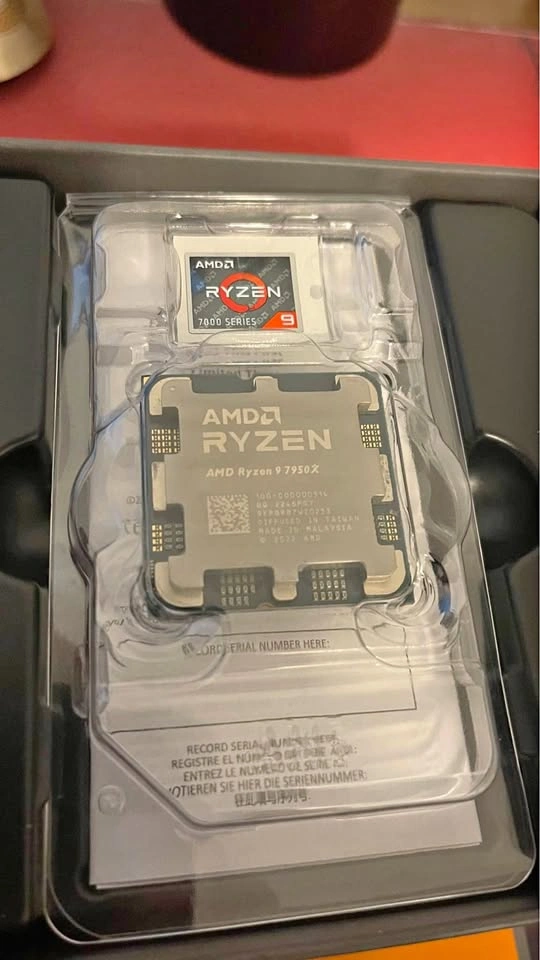 AMD Ryzen 9 7950x + Corsair Vengeance RGB 32GB DDR5
