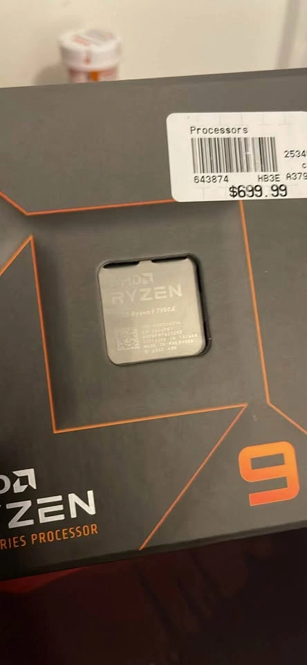 AMD Ryzen 9 7950x + Corsair Vengeance RGB 32GB DDR5 - photo 2