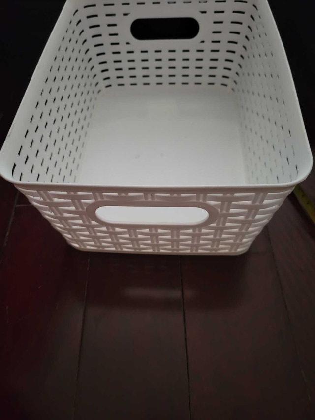 White Plastic Basket - photo 2