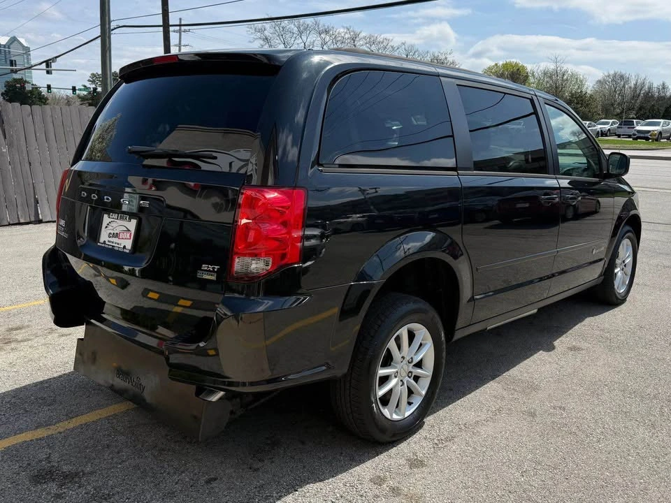 2015 Dodge Grand Caravan SXT Minivan - photo 5