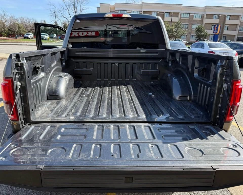2017 Ford F150 SuperCrew Lariat Pickup - photo 4