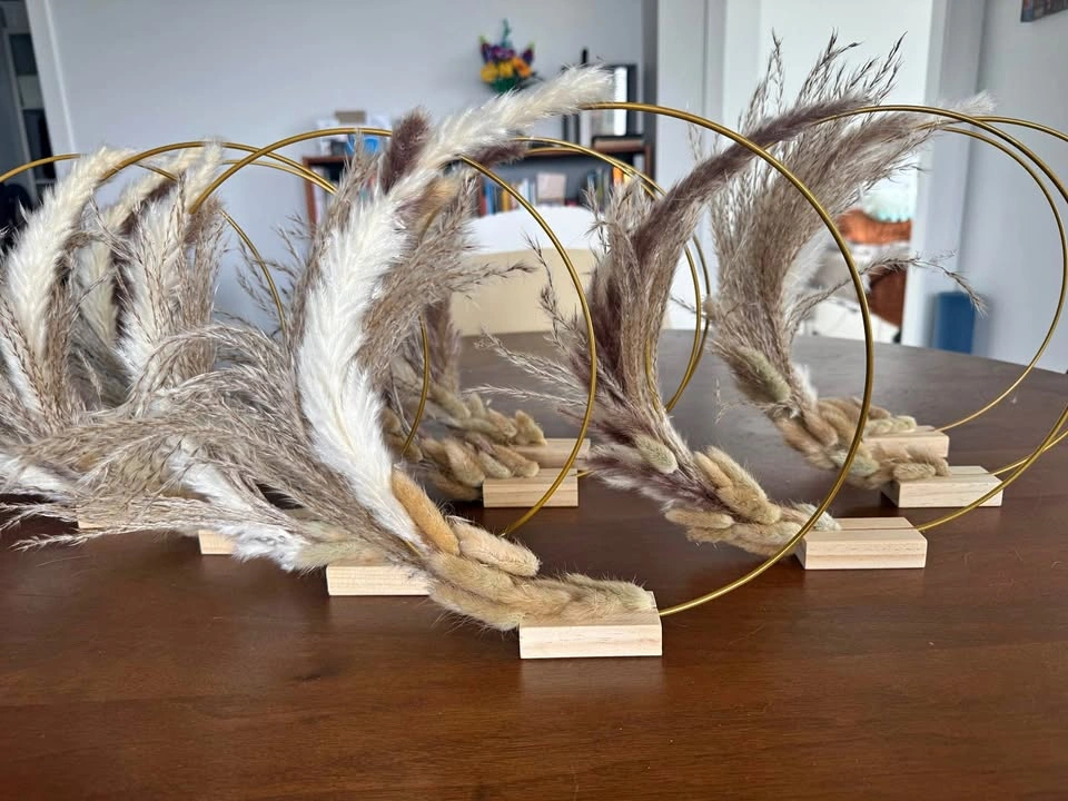 Gold Hoop Pampas Grass Centerpieces Set (10 pieces)