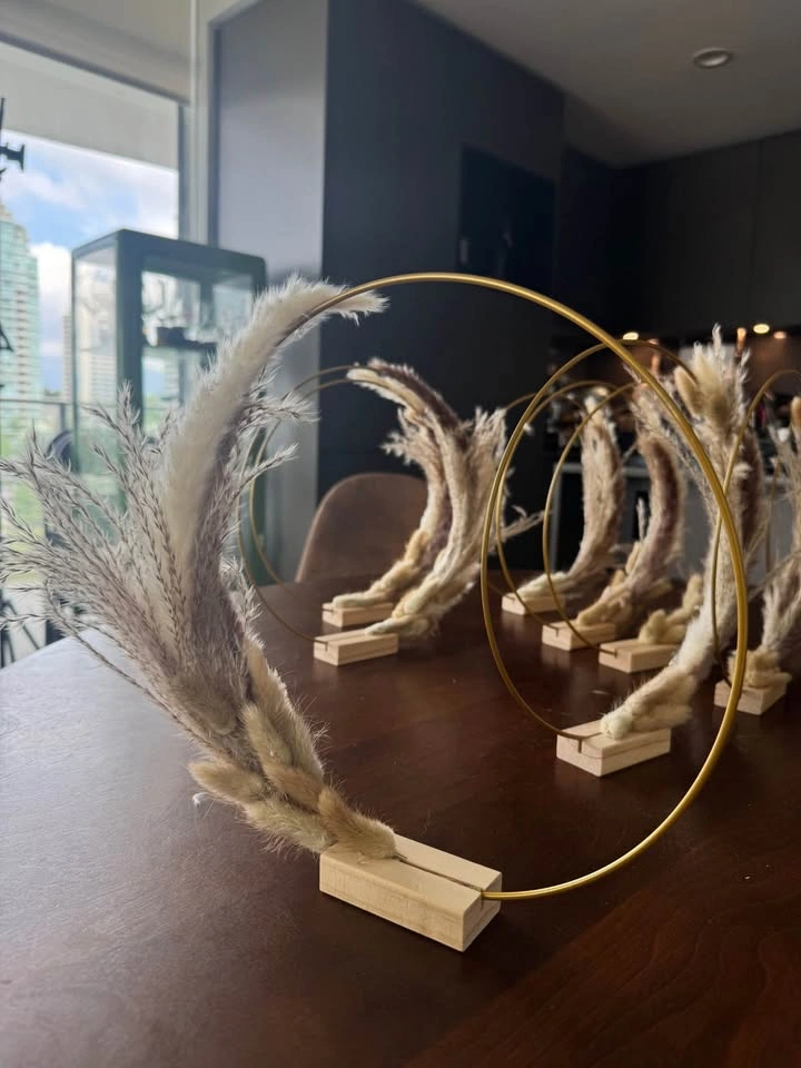 Gold Hoop Pampas Grass Centerpieces Set (10 pieces) - photo 2