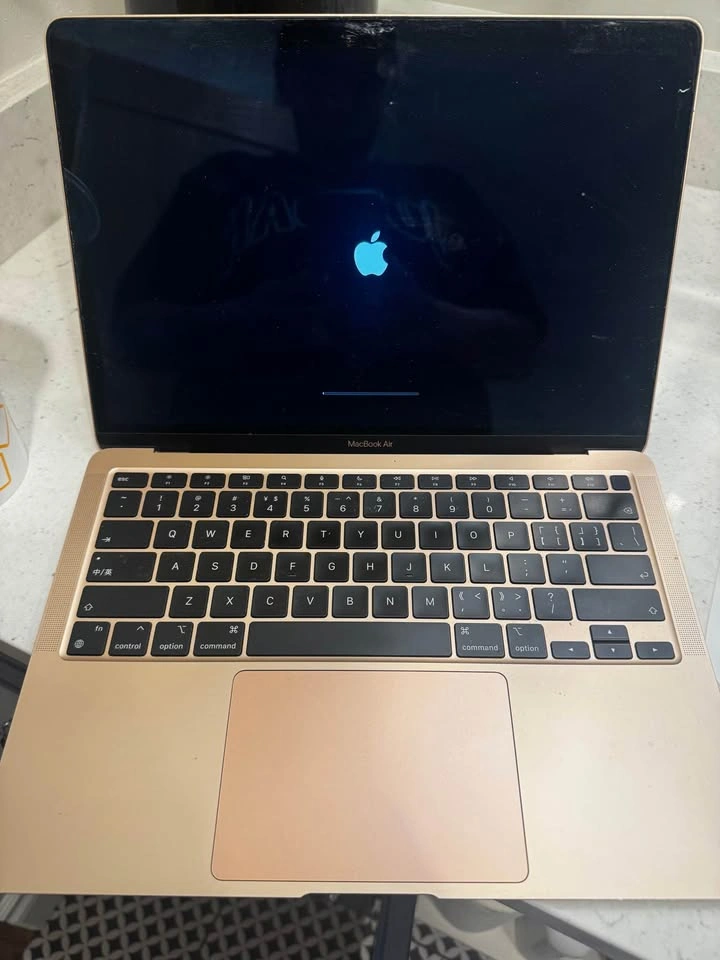 Apple MacBook Air Gold Laptop - photo 2