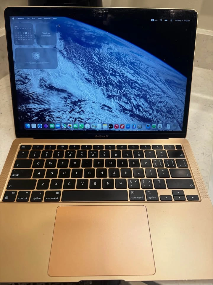 Apple MacBook Air Gold Laptop - photo 4