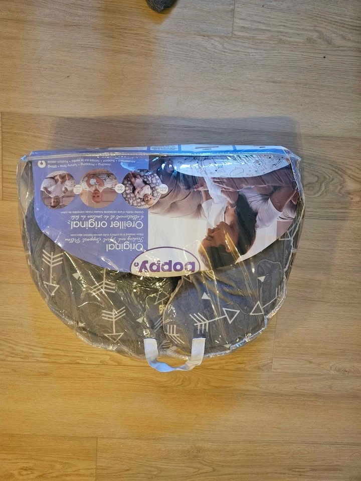 Boppy Original Feeding & Infant Support Pillow - photo 2