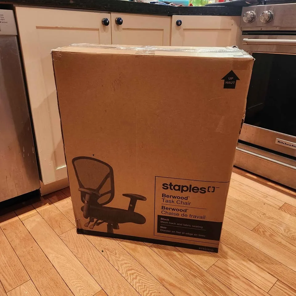 Staples Berwood Mesh/Fabric Task Chair image indicator(5)