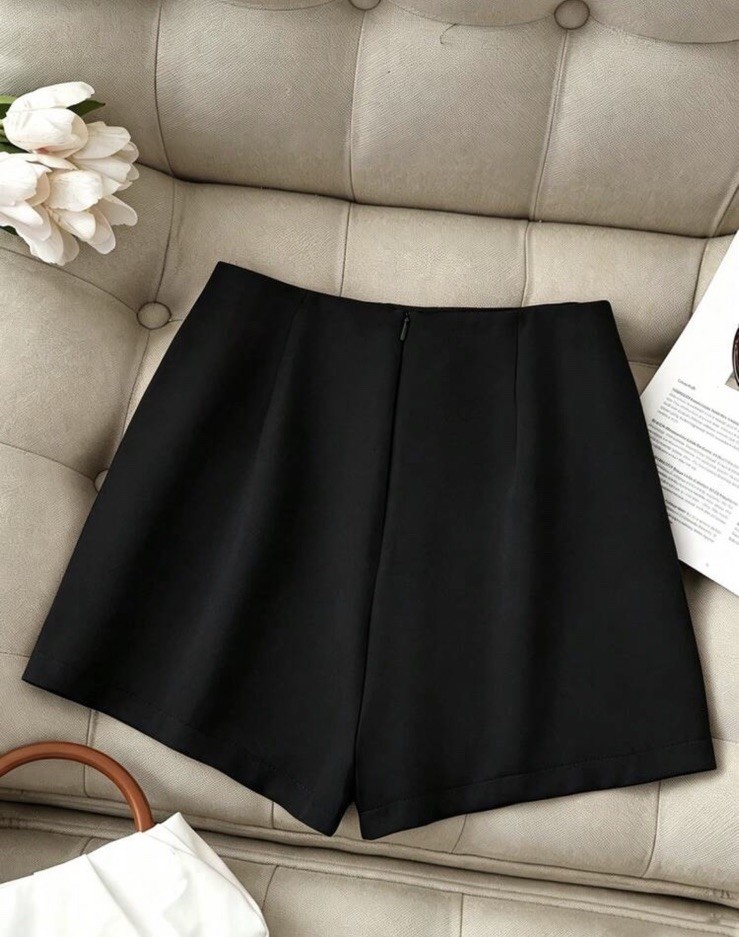 Women's Black Culottes Shorts, Size M