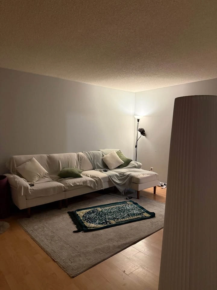 Cream Sectional Sofa Reversible Chaise Lounge - photo 3