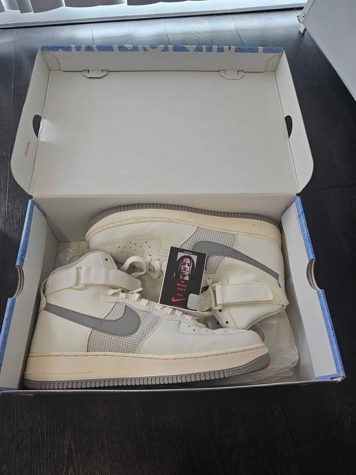 Nike Shoes Size 11.5 - photo 3