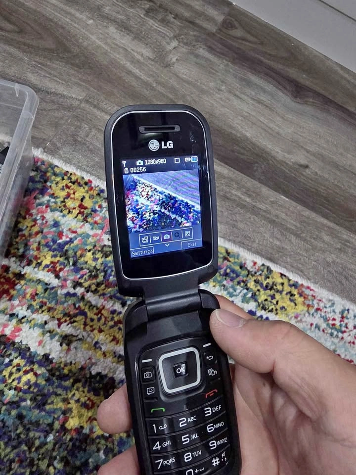 LG old phone.