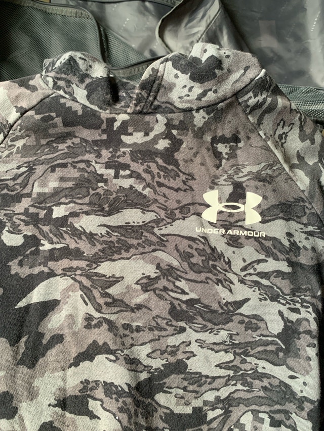 Under Armour Youth Large Camo Pullover Hoodie